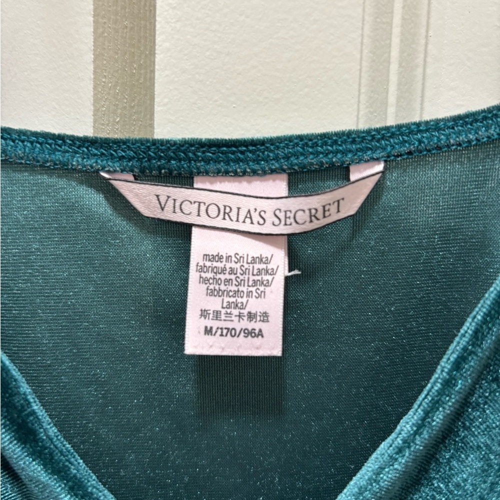 Victoria's Secret Emerald Green Velvet Chemise Adjustable Straps Sz Med - Picture 2 of 7